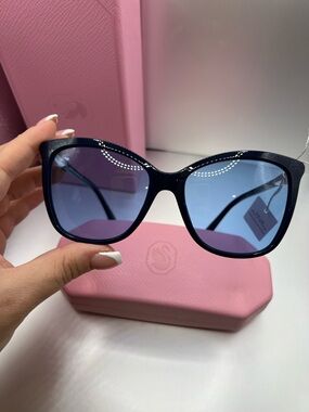 Blue swarovski crystal side sunglasses brand new full set